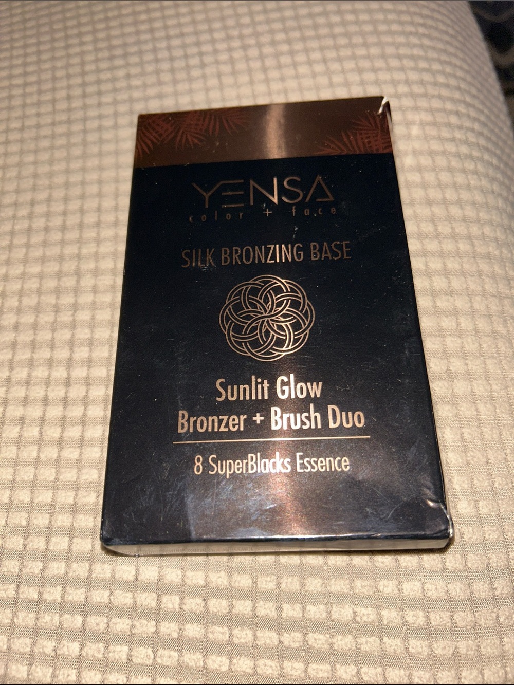 Yensa Sunlit Glow Silk Bronzing Base - Bronze/Gold